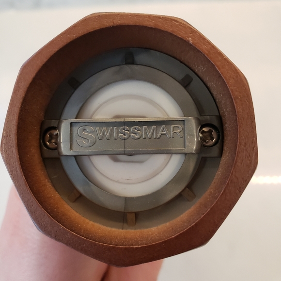 Brand new Swissmar Twist Beech Wood Pepper Mill Grinder - Picture 4 of 8